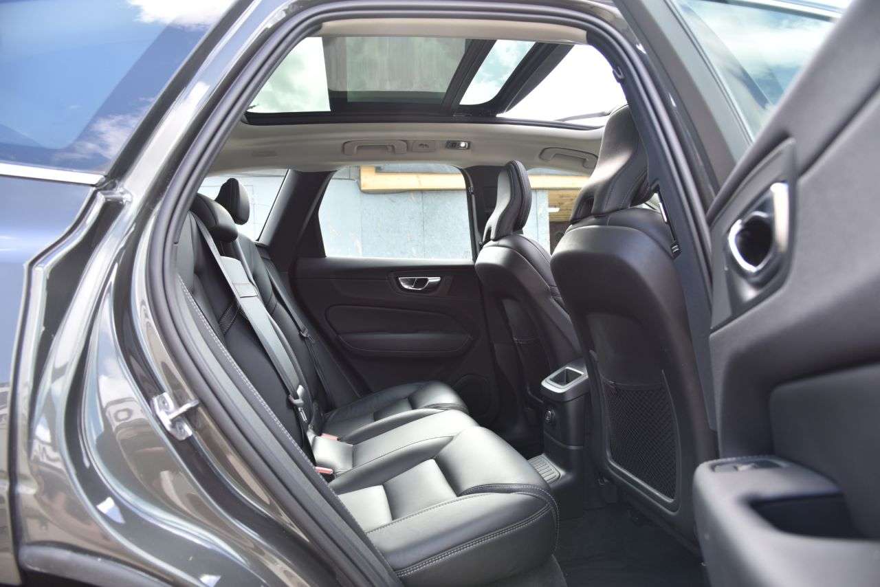 2021 VOLVO XC60 2021 VOLVO XC60