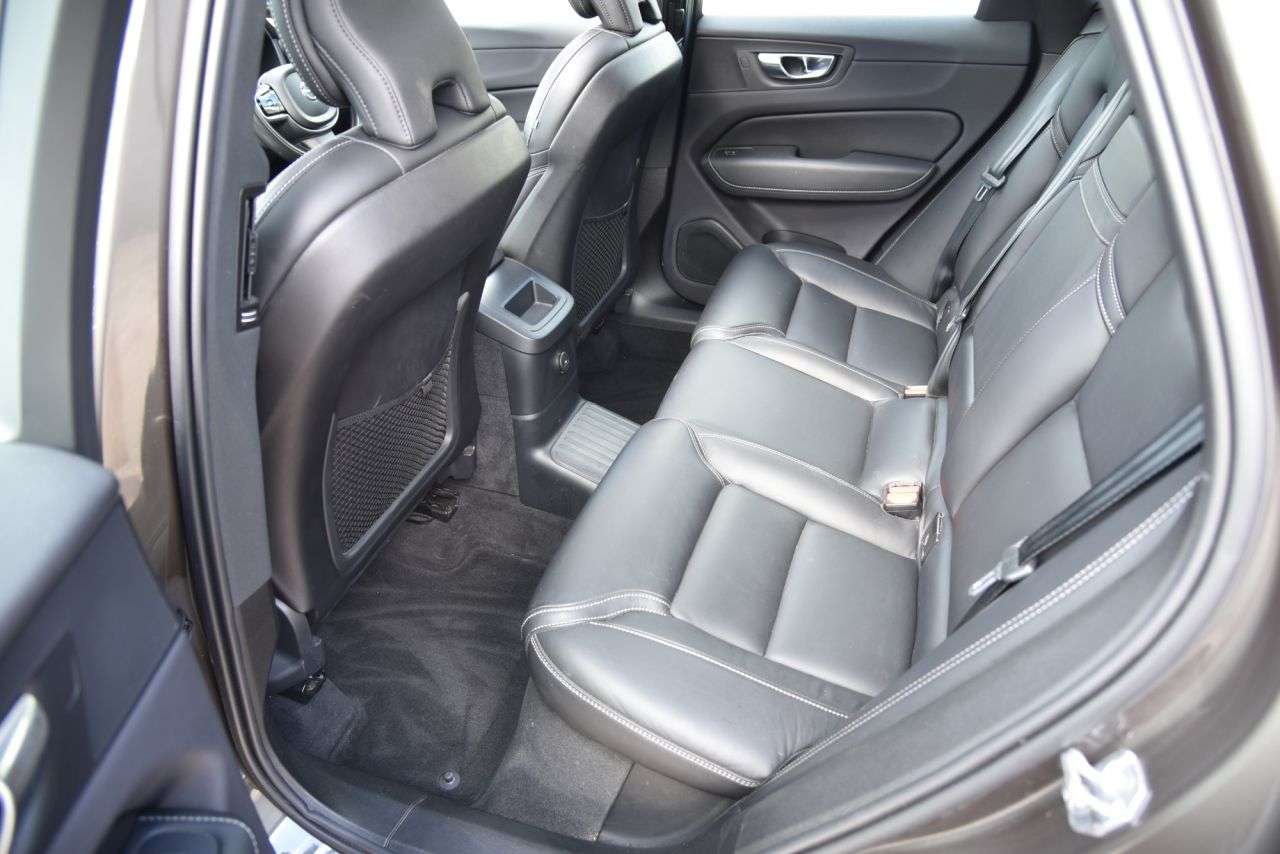 2021 VOLVO XC60 2021 VOLVO XC60