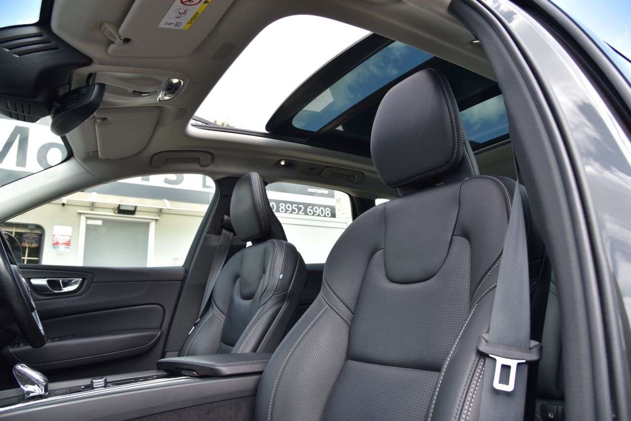 A 2021 VOLVO XC60 2.0h T8 Twin Engine Recharge 11.6kWh Inscription Pro SUV 5dr Petrol Plug-in A 2021 VOLVO XC60 2.0h T8 Twin Engine Recharge 11.6kWh Inscription Pro SUV 5dr Petrol Plug-in