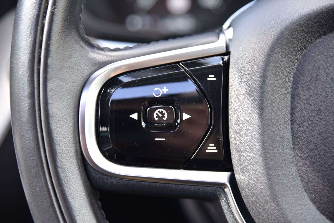 2021 VOLVO XC60 2021 VOLVO XC60