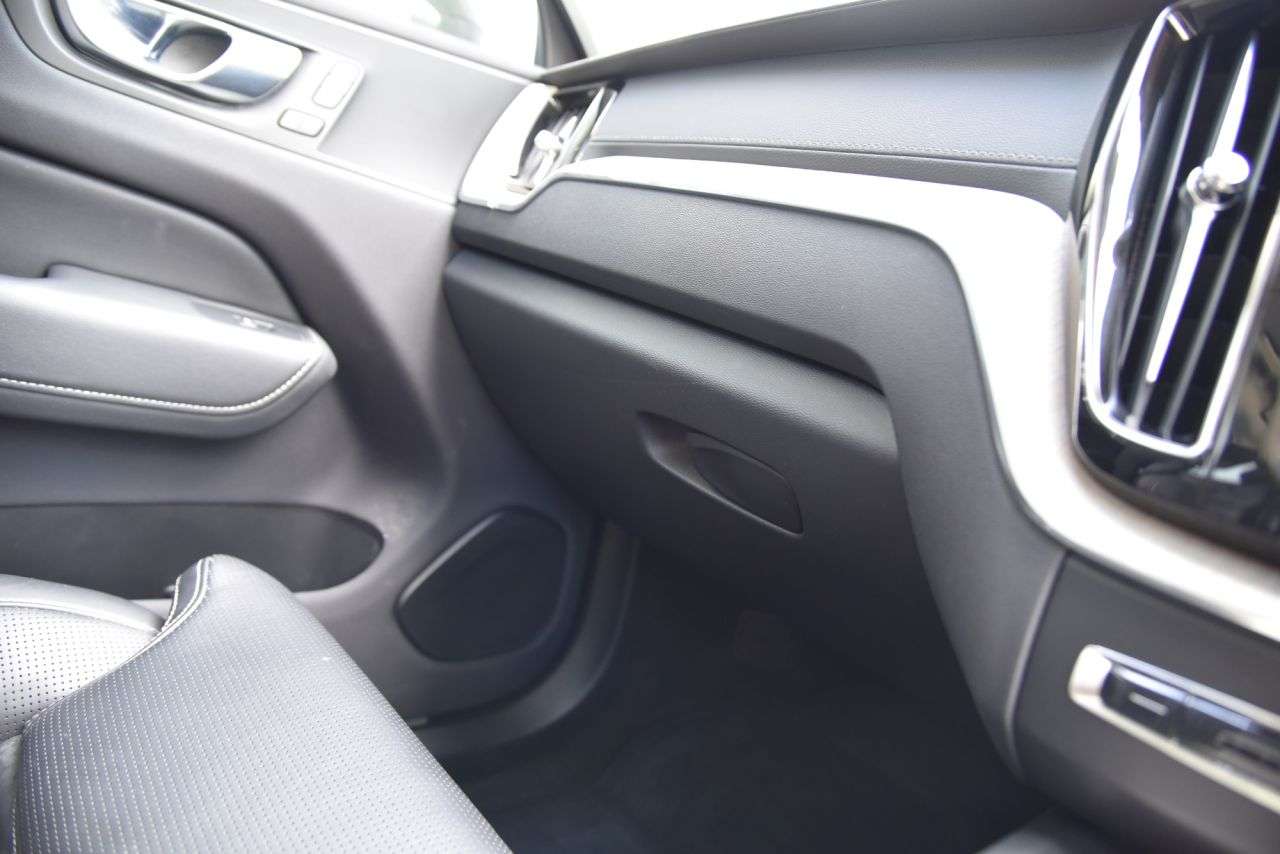 2021 VOLVO XC60 2021 VOLVO XC60