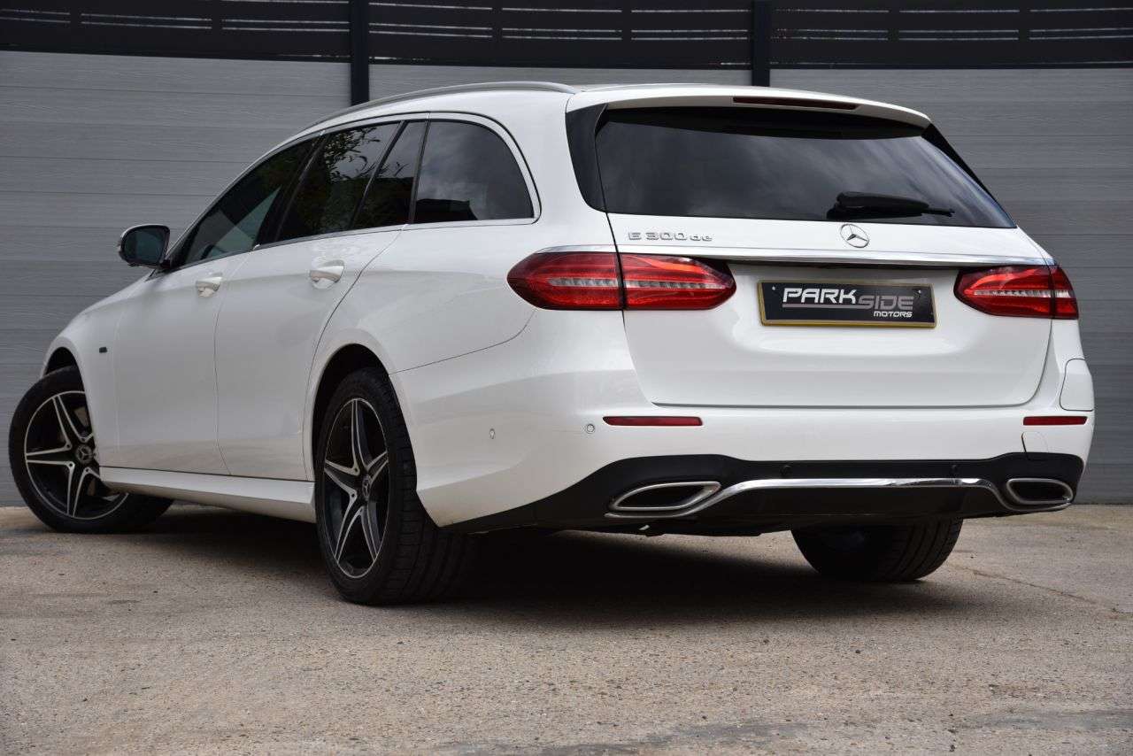 A 2019 MERCEDES-BENZ E-CLASS 2.0 E300de 13.5kWh AMG Line (Premium) Estate 5dr Diesel Plug-in Hybrid G-Tr A 2019 MERCEDES-BENZ E-CLASS 2.0 E300de 13.5kWh AMG Line (Premium) Estate 5dr Diesel Plug-in Hybrid G-Tr