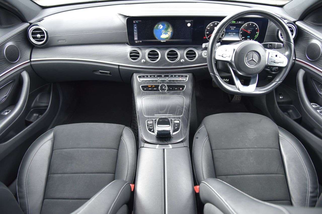 A 2019 MERCEDES-BENZ E-CLASS 2.0 E300de 13.5kWh AMG Line (Premium) Estate 5dr Diesel Plug-in Hybrid G-Tr A 2019 MERCEDES-BENZ E-CLASS 2.0 E300de 13.5kWh AMG Line (Premium) Estate 5dr Diesel Plug-in Hybrid G-Tr