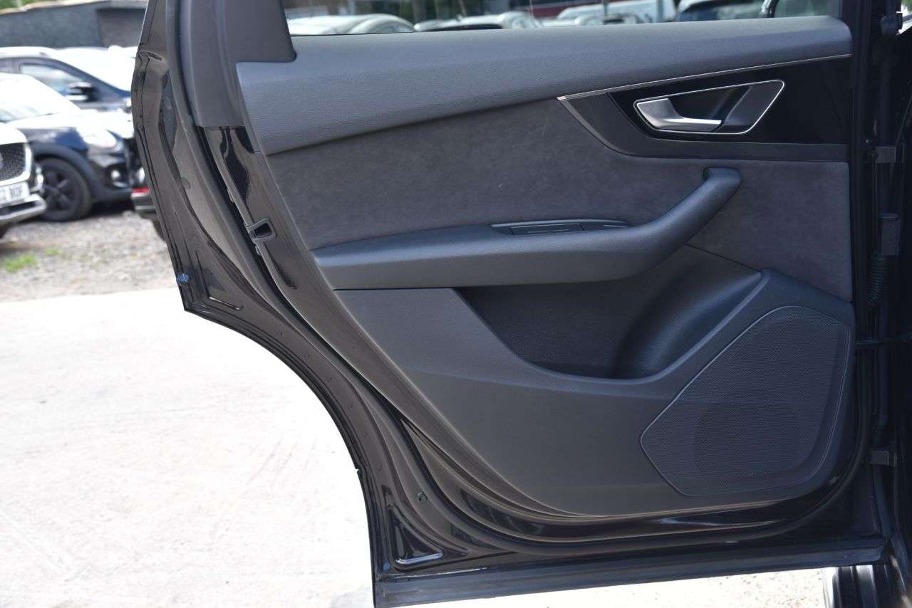 2018 AUDI Q7 2018 AUDI Q7