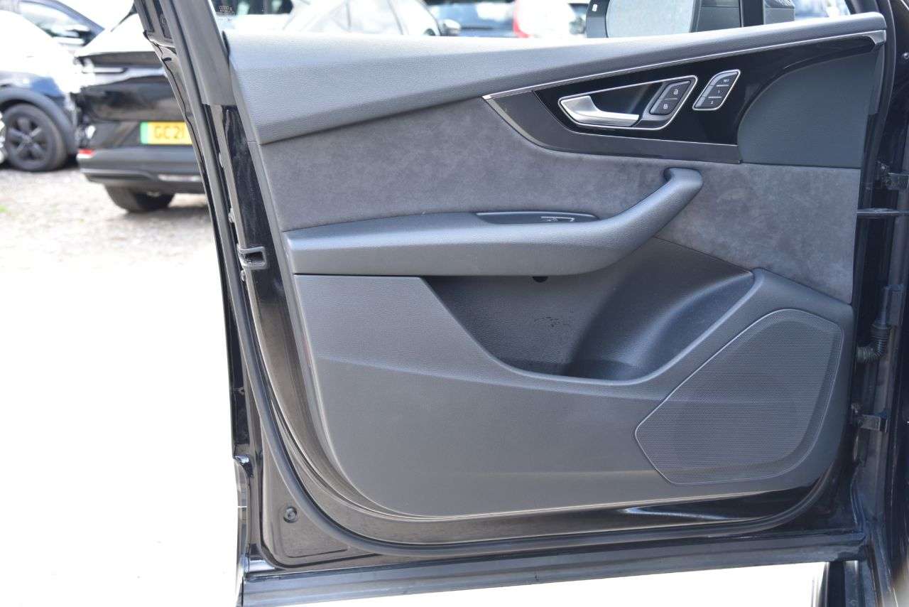 2018 AUDI Q7 2018 AUDI Q7