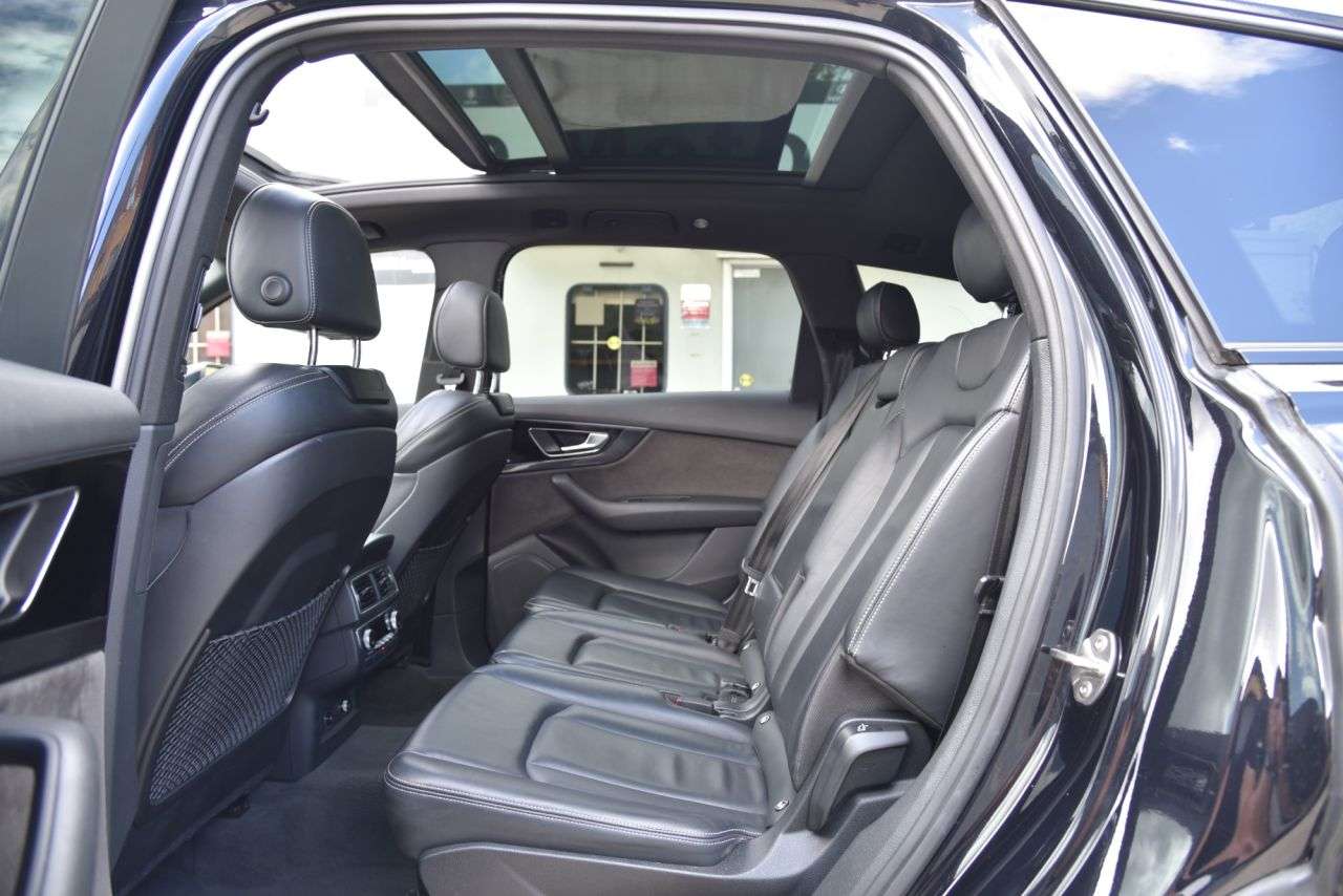 2018 AUDI Q7 2018 AUDI Q7