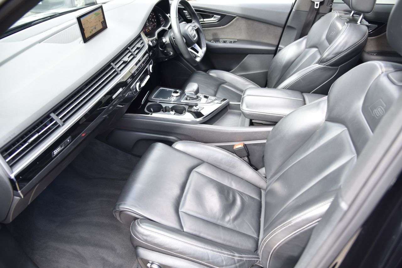 2018 AUDI Q7 2018 AUDI Q7