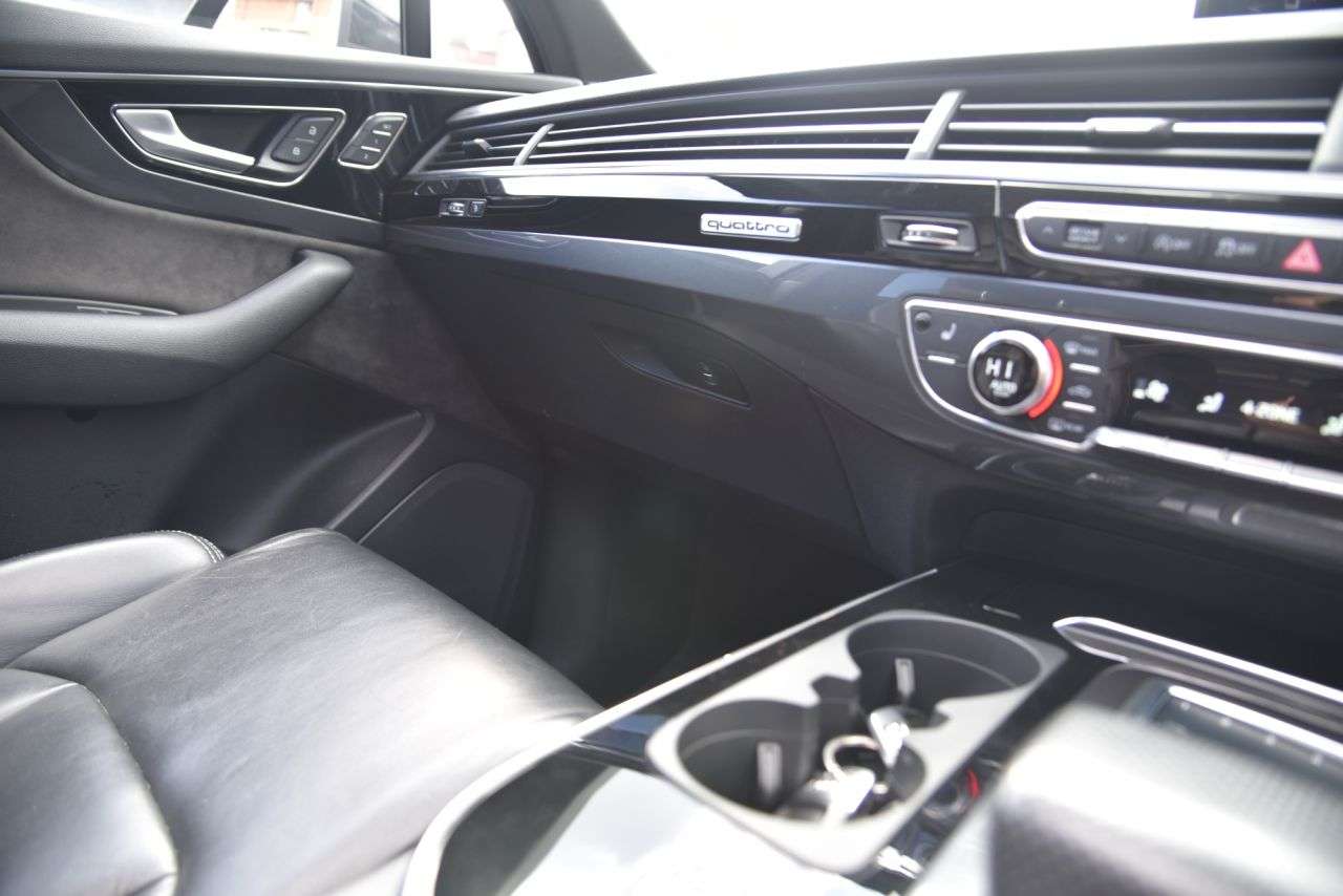 2018 AUDI Q7 2018 AUDI Q7