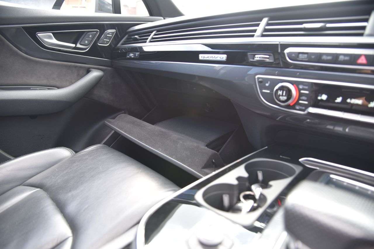 2018 AUDI Q7 2018 AUDI Q7