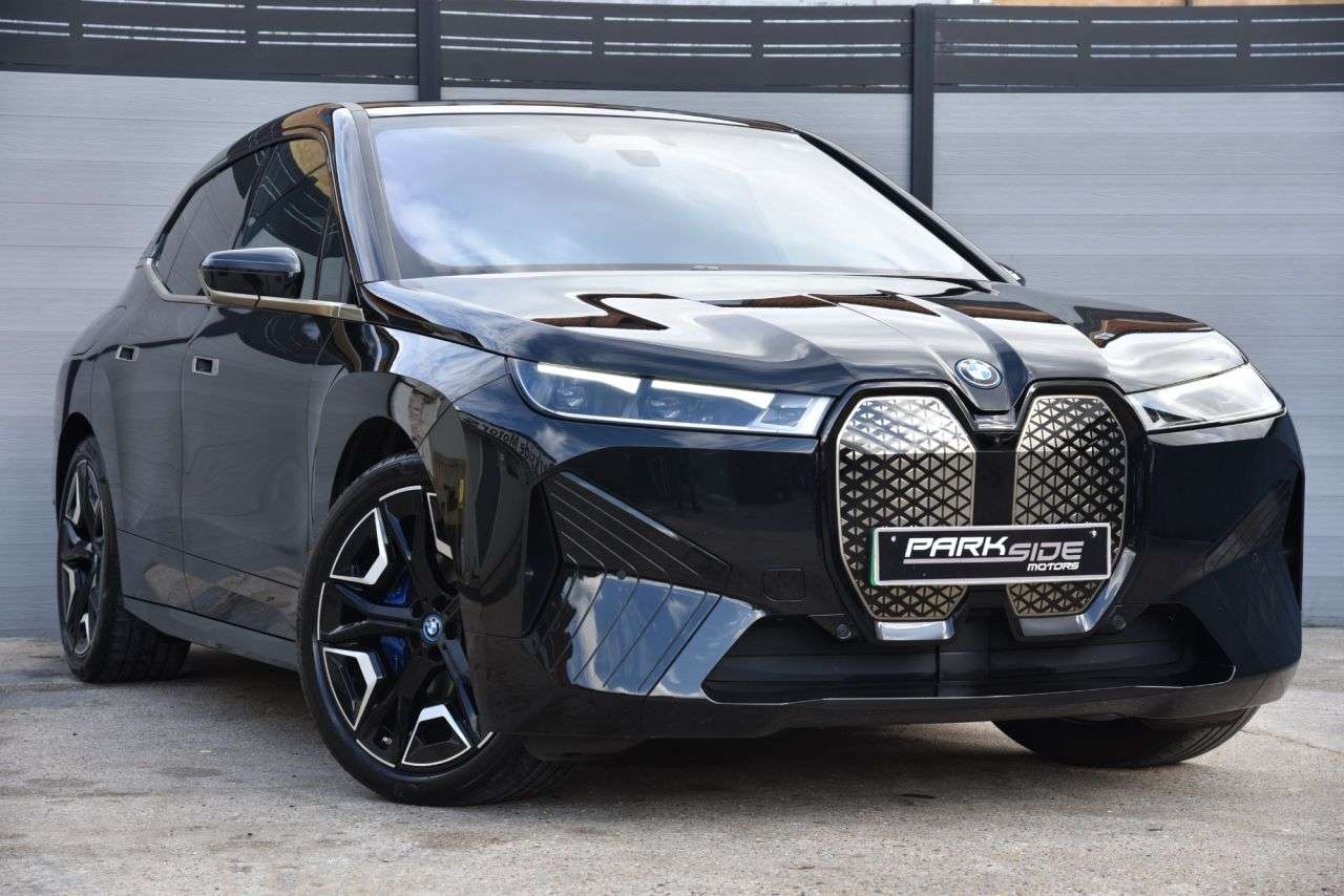 A 2023 BMW IX 50 111.5kWh M Sport Edition SUV 5dr Electric Auto xDrive (523 ps) TITAN BRO A 2023 BMW IX 50 111.5kWh M Sport Edition SUV 5dr Electric Auto xDrive (523 ps) TITAN BRO