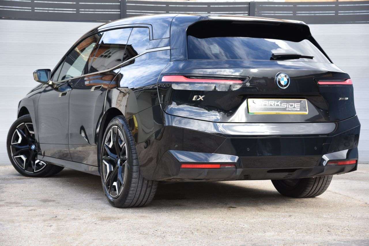 A 2023 BMW IX 50 111.5kWh M Sport Edition SUV 5dr Electric Auto xDrive (523 ps) TITAN BRO A 2023 BMW IX 50 111.5kWh M Sport Edition SUV 5dr Electric Auto xDrive (523 ps) TITAN BRO