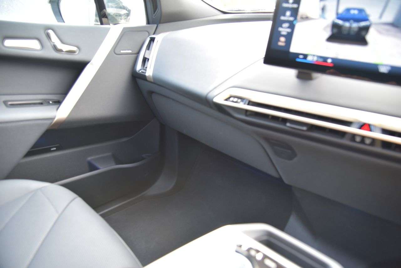 2023 BMW IX 2023 BMW IX