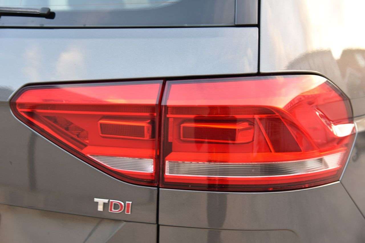 2016 VOLKSWAGEN TOURAN 2016 VOLKSWAGEN TOURAN