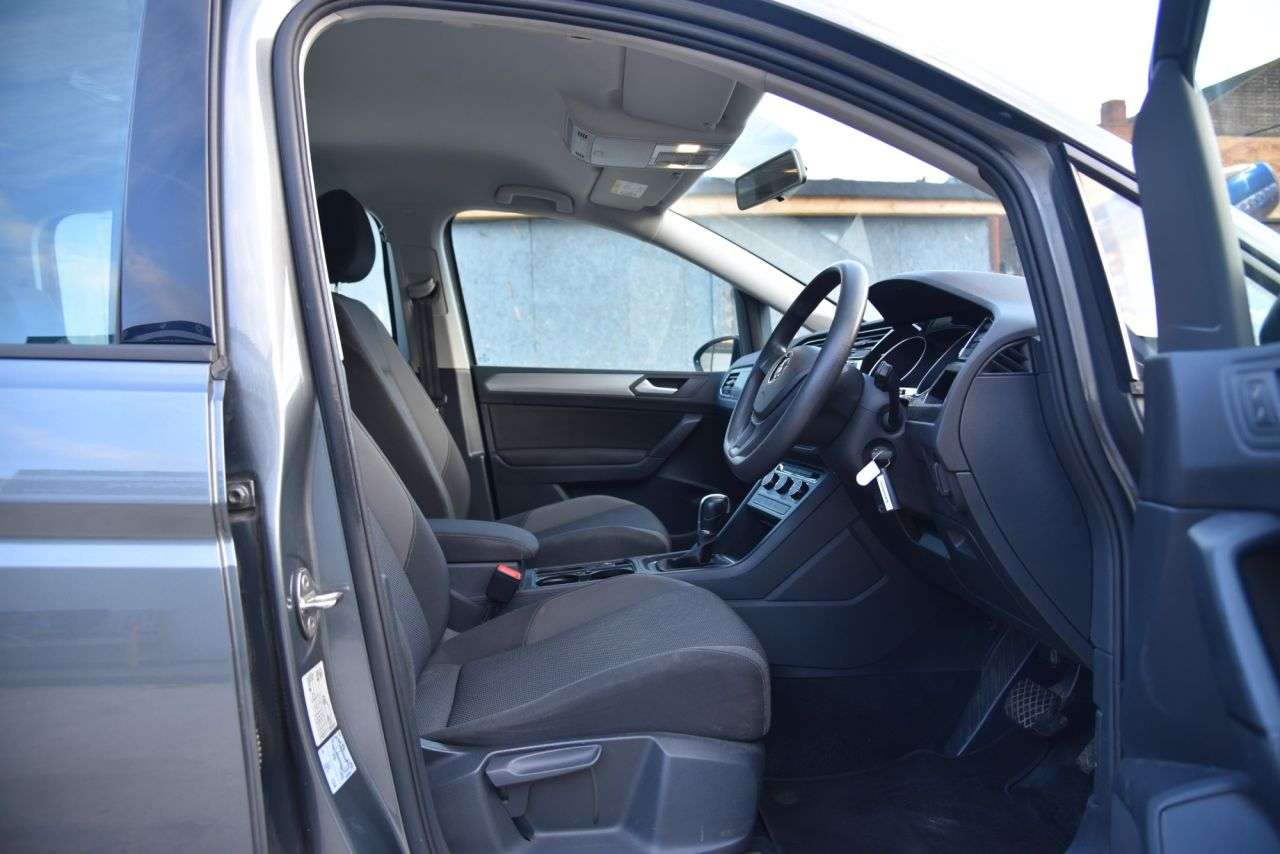 2016 VOLKSWAGEN TOURAN 2016 VOLKSWAGEN TOURAN