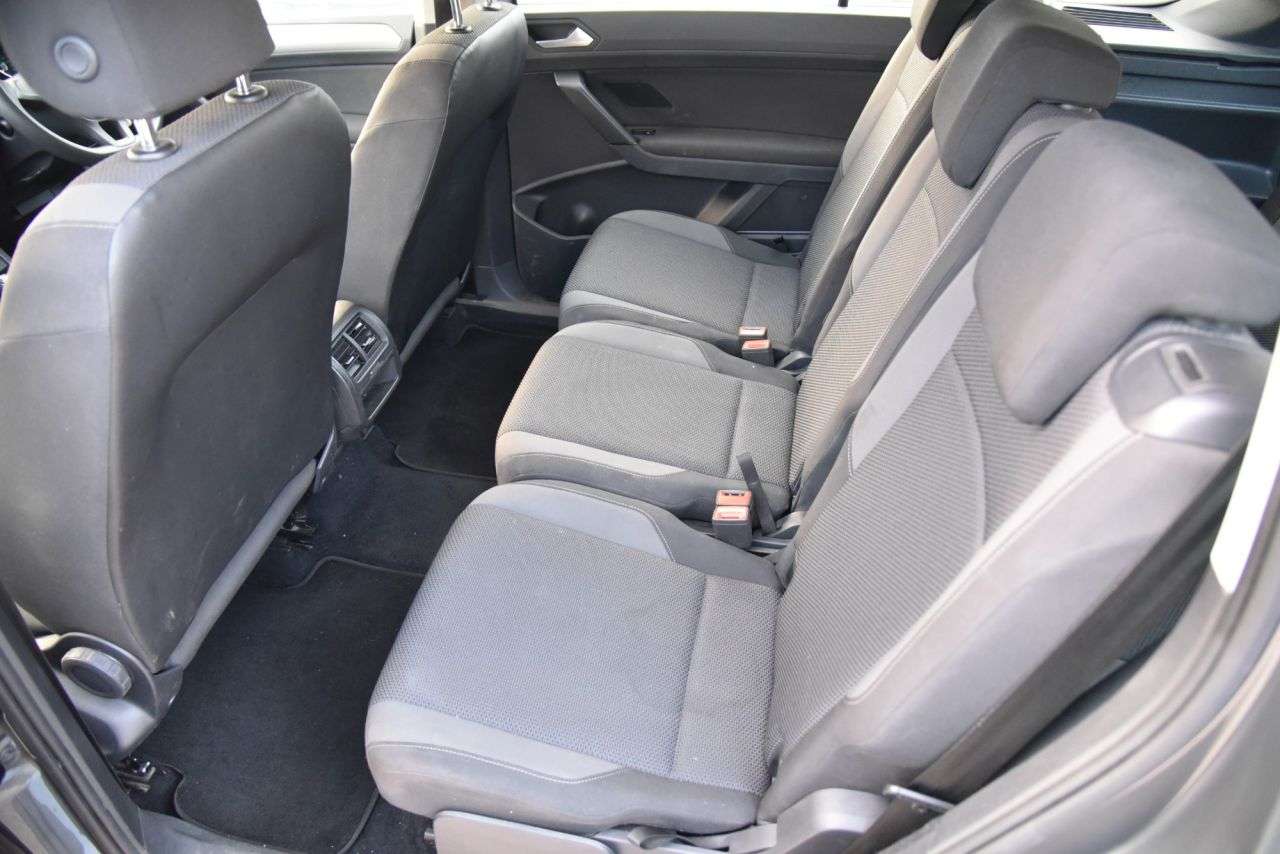 2016 VOLKSWAGEN TOURAN 2016 VOLKSWAGEN TOURAN