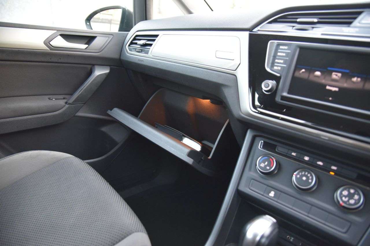 2016 VOLKSWAGEN TOURAN 2016 VOLKSWAGEN TOURAN