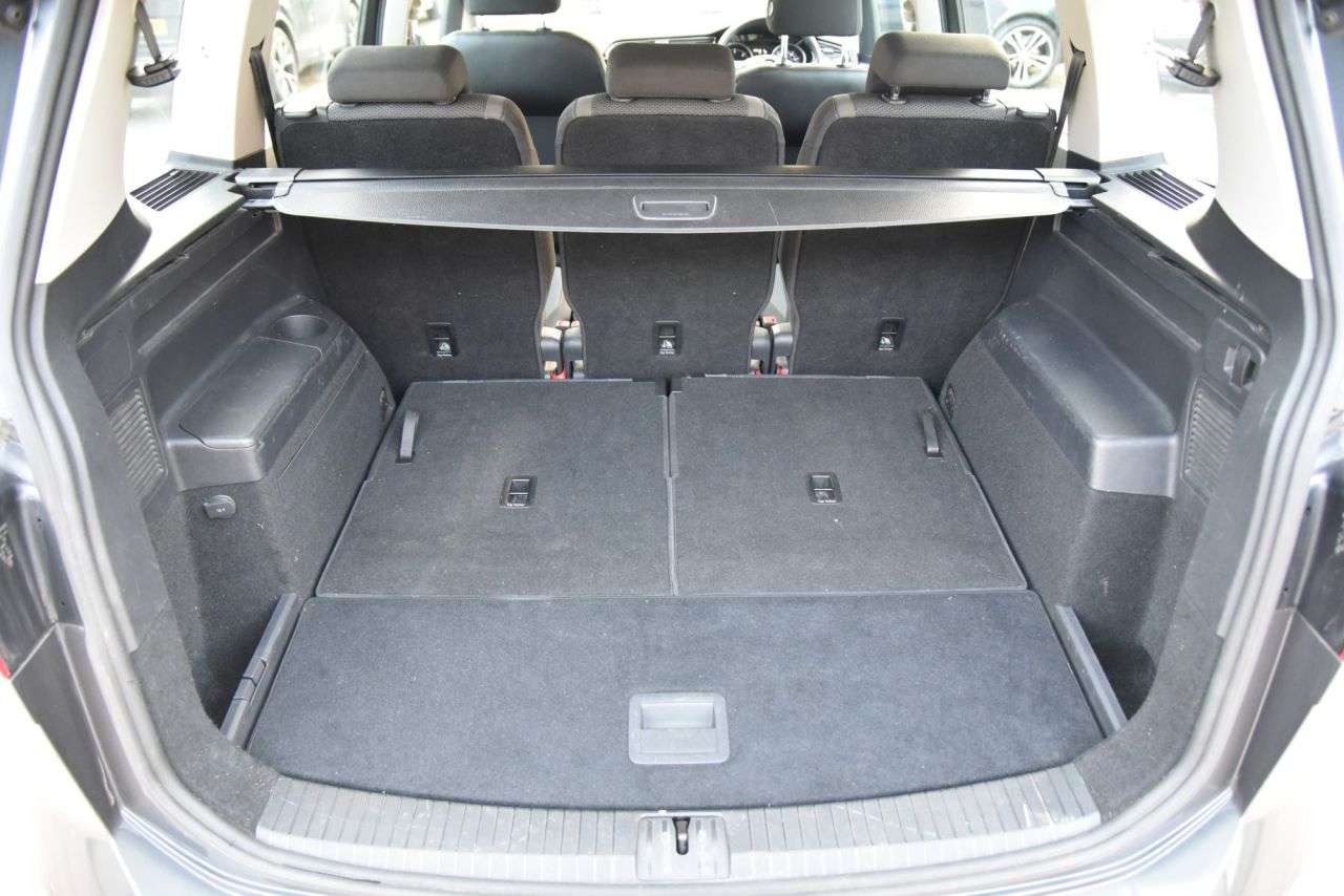 2016 VOLKSWAGEN TOURAN 2016 VOLKSWAGEN TOURAN