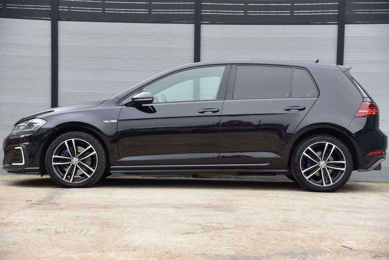 2018 VOLKSWAGEN GOLF 2018 VOLKSWAGEN GOLF