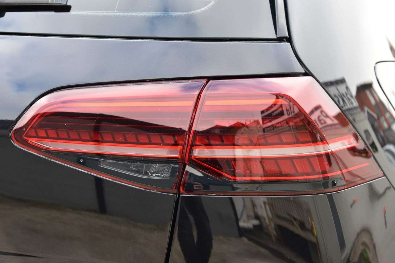 2018 VOLKSWAGEN GOLF 2018 VOLKSWAGEN GOLF