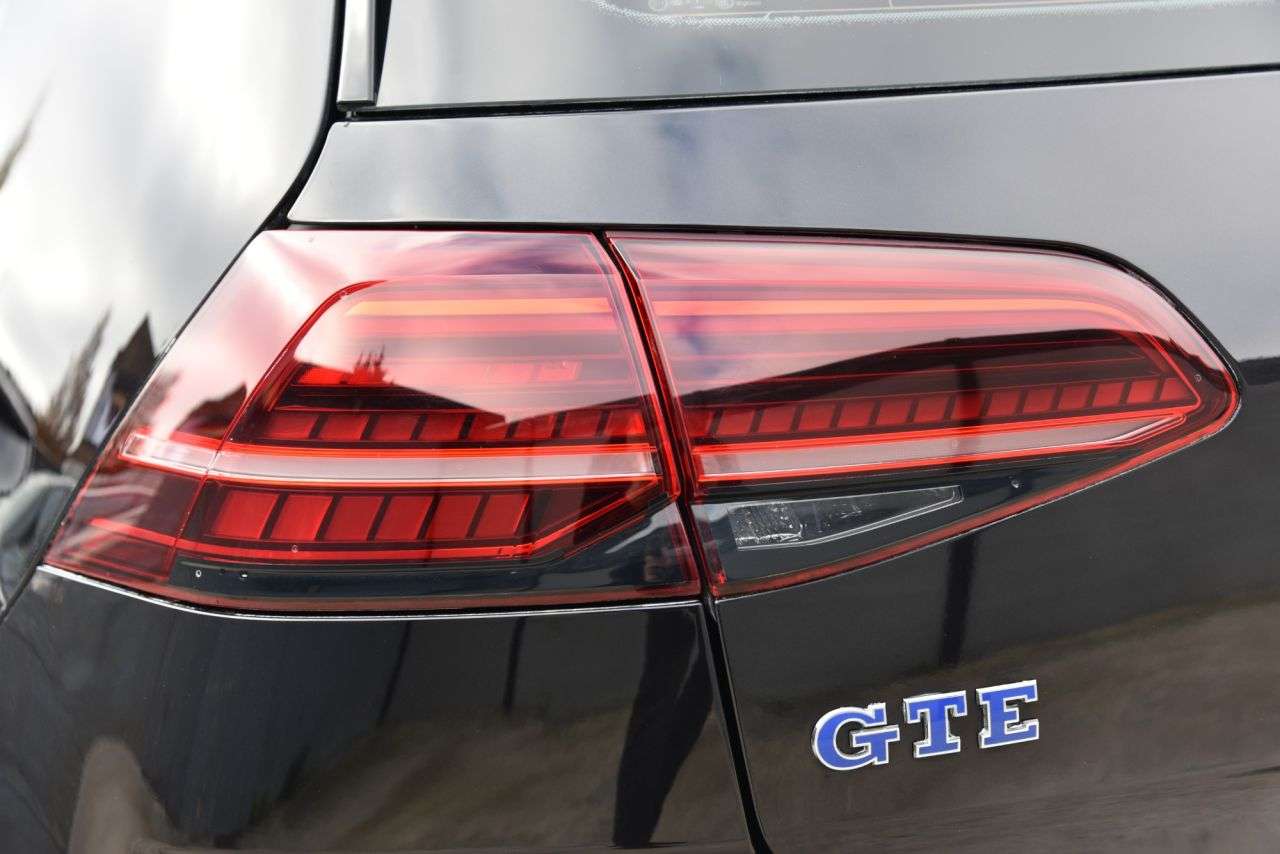 2018 VOLKSWAGEN GOLF 2018 VOLKSWAGEN GOLF