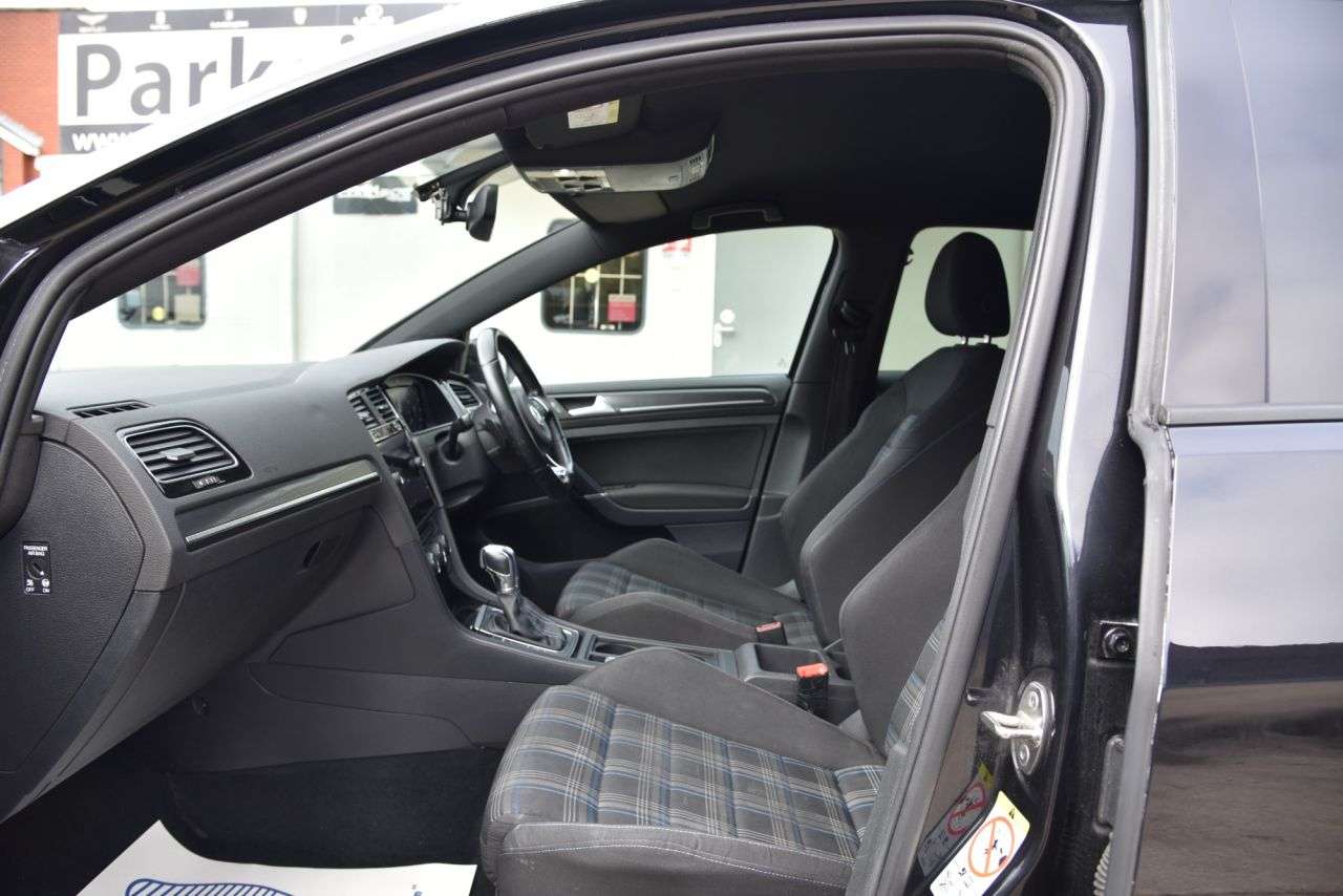 2018 VOLKSWAGEN GOLF 2018 VOLKSWAGEN GOLF