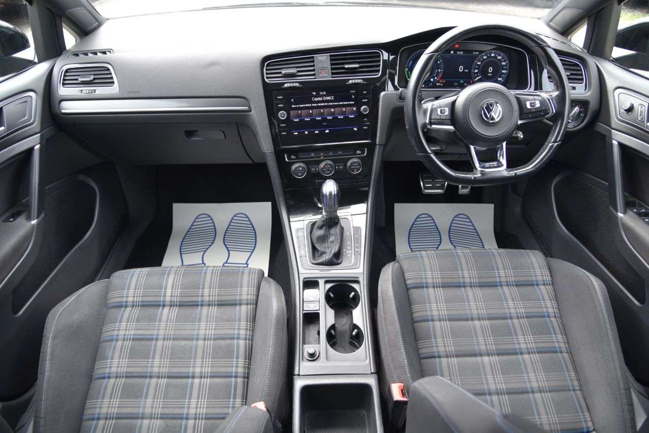 2018 VOLKSWAGEN GOLF 2018 VOLKSWAGEN GOLF