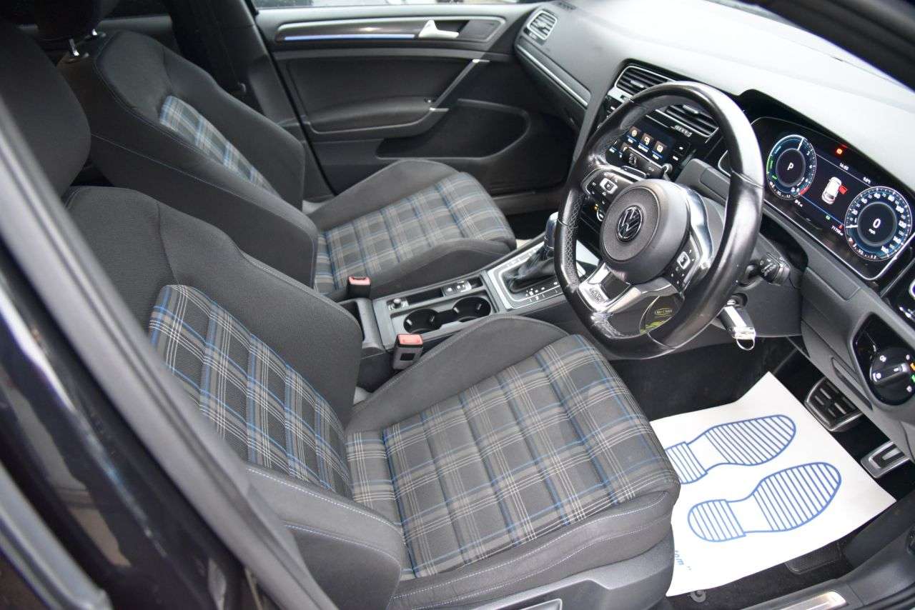 2018 VOLKSWAGEN GOLF 2018 VOLKSWAGEN GOLF