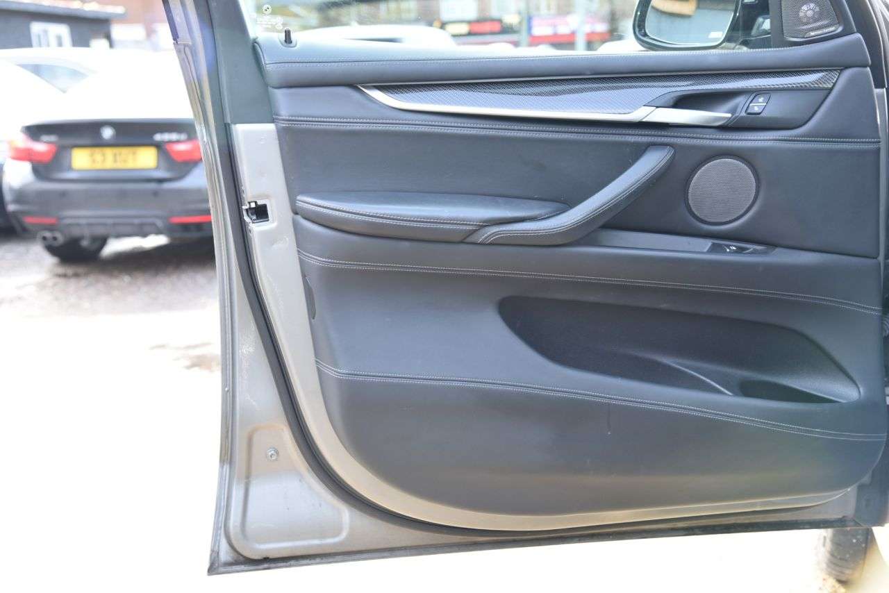 2017 BMW X5 M 2017 BMW X5 M