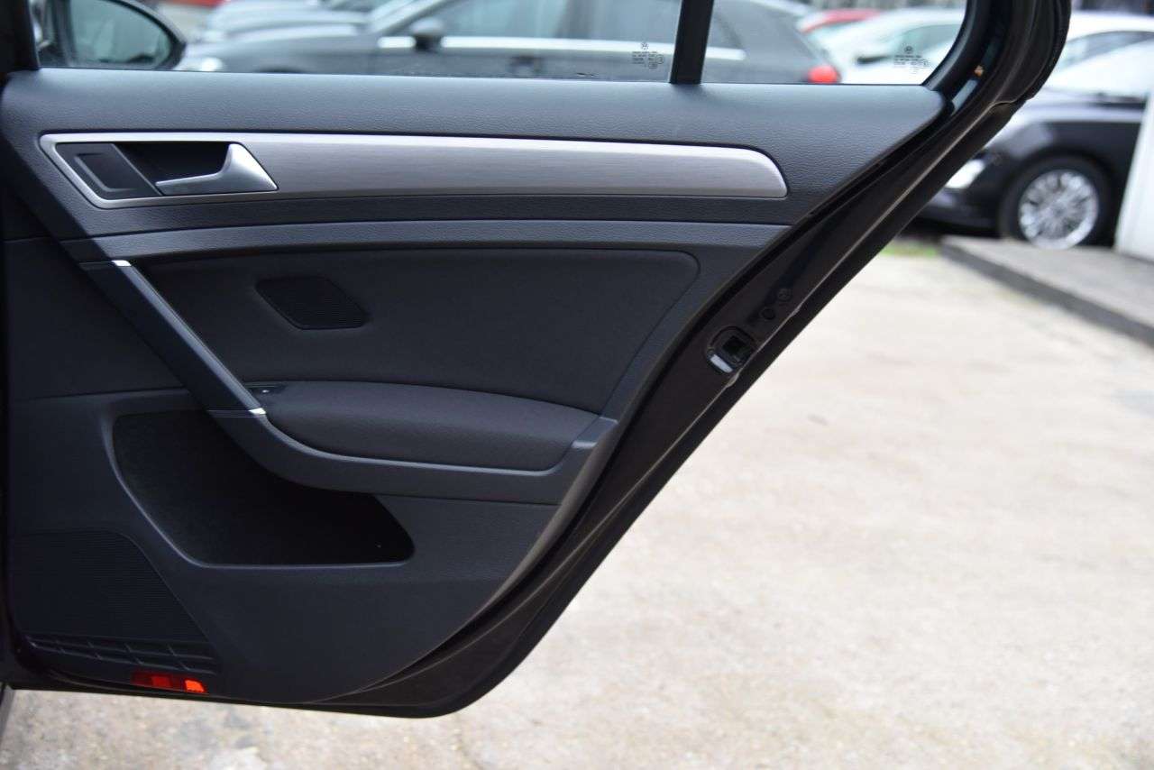 2017 VOLKSWAGEN GOLF 2017 VOLKSWAGEN GOLF