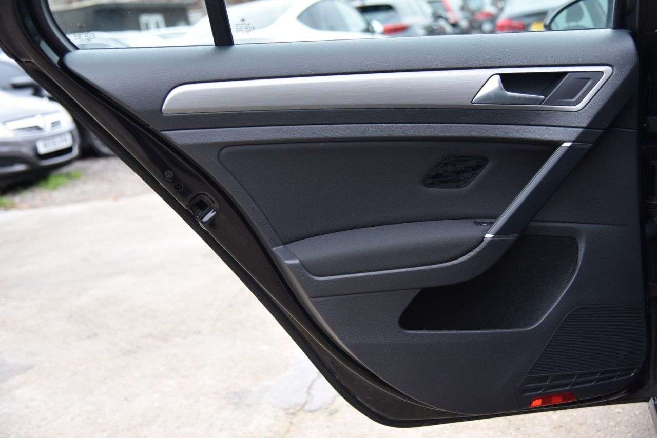 2017 VOLKSWAGEN GOLF 2017 VOLKSWAGEN GOLF