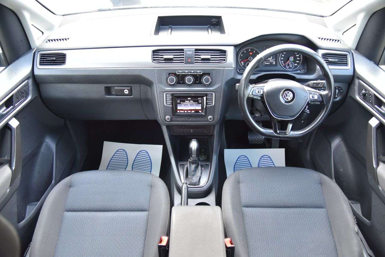 A 2018 VOLKSWAGEN CADDY MAXI LIFE 1.4 TSI BlueMotion Tech MPV 5dr Petrol DSG Euro 6 (s/s) (125 ps) AUTO | 2 O A 2018 VOLKSWAGEN CADDY MAXI LIFE 1.4 TSI BlueMotion Tech MPV 5dr Petrol DSG Euro 6 (s/s) (125 ps) AUTO | 2 O