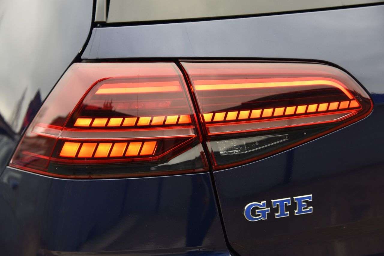 2020 VOLKSWAGEN GOLF 2020 VOLKSWAGEN GOLF