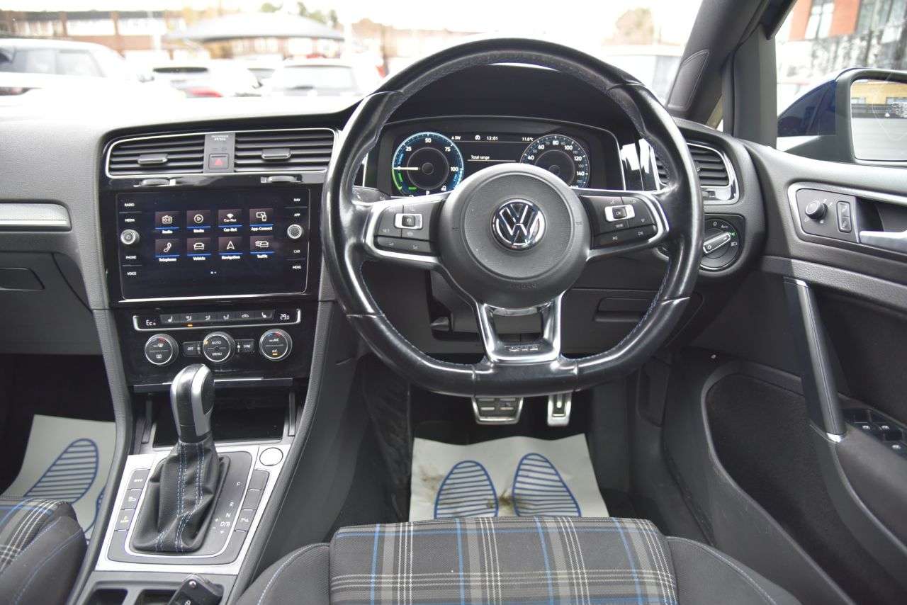 2020 VOLKSWAGEN GOLF 2020 VOLKSWAGEN GOLF