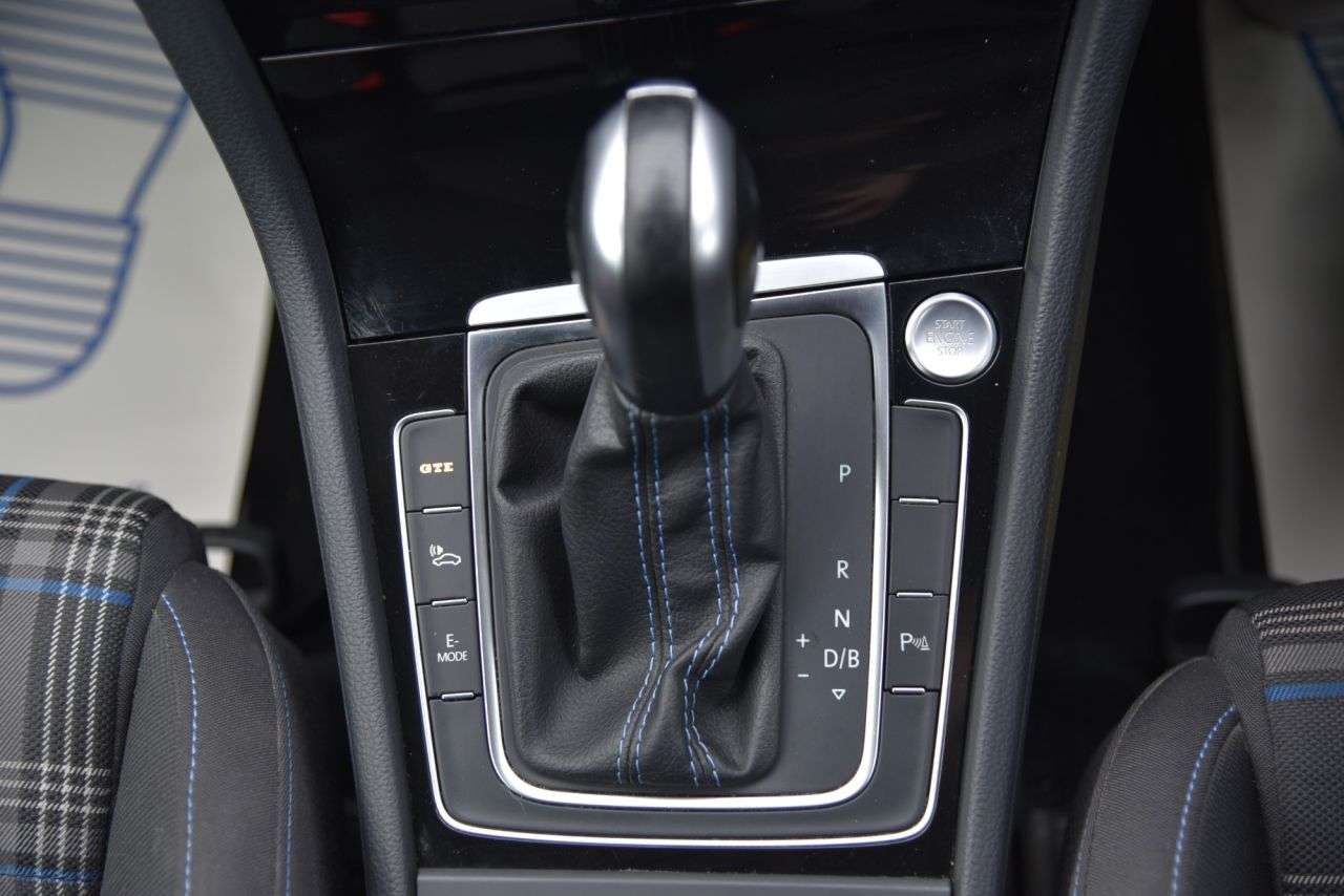 2020 VOLKSWAGEN GOLF 2020 VOLKSWAGEN GOLF