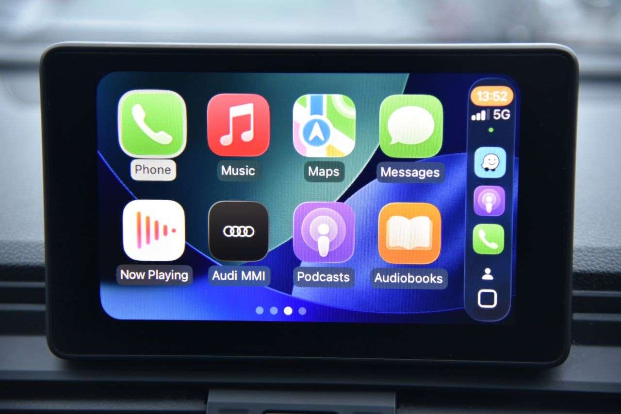 A 2017 AUDI Q5 2.0 TFSI Sport SUV 5dr Petrol S Tronic quattro Euro 6 (s/s) (252 ps) PARK A A 2017 AUDI Q5 2.0 TFSI Sport SUV 5dr Petrol S Tronic quattro Euro 6 (s/s) (252 ps) PARK A