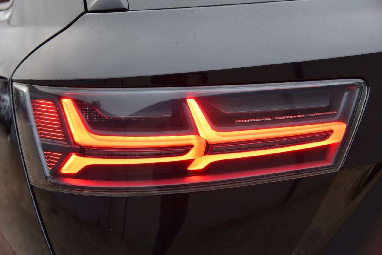 2018 AUDI SQ7 2018 AUDI SQ7