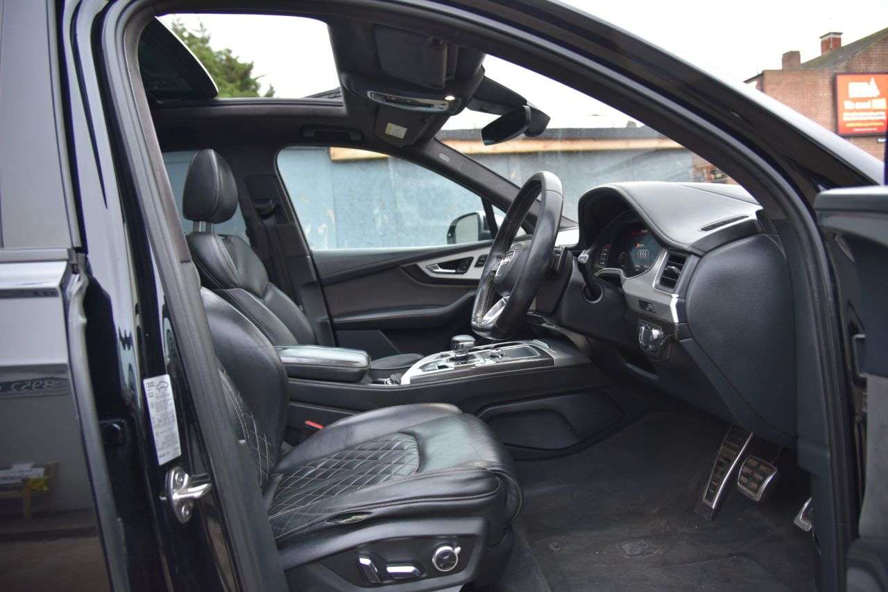 2018 AUDI SQ7 2018 AUDI SQ7