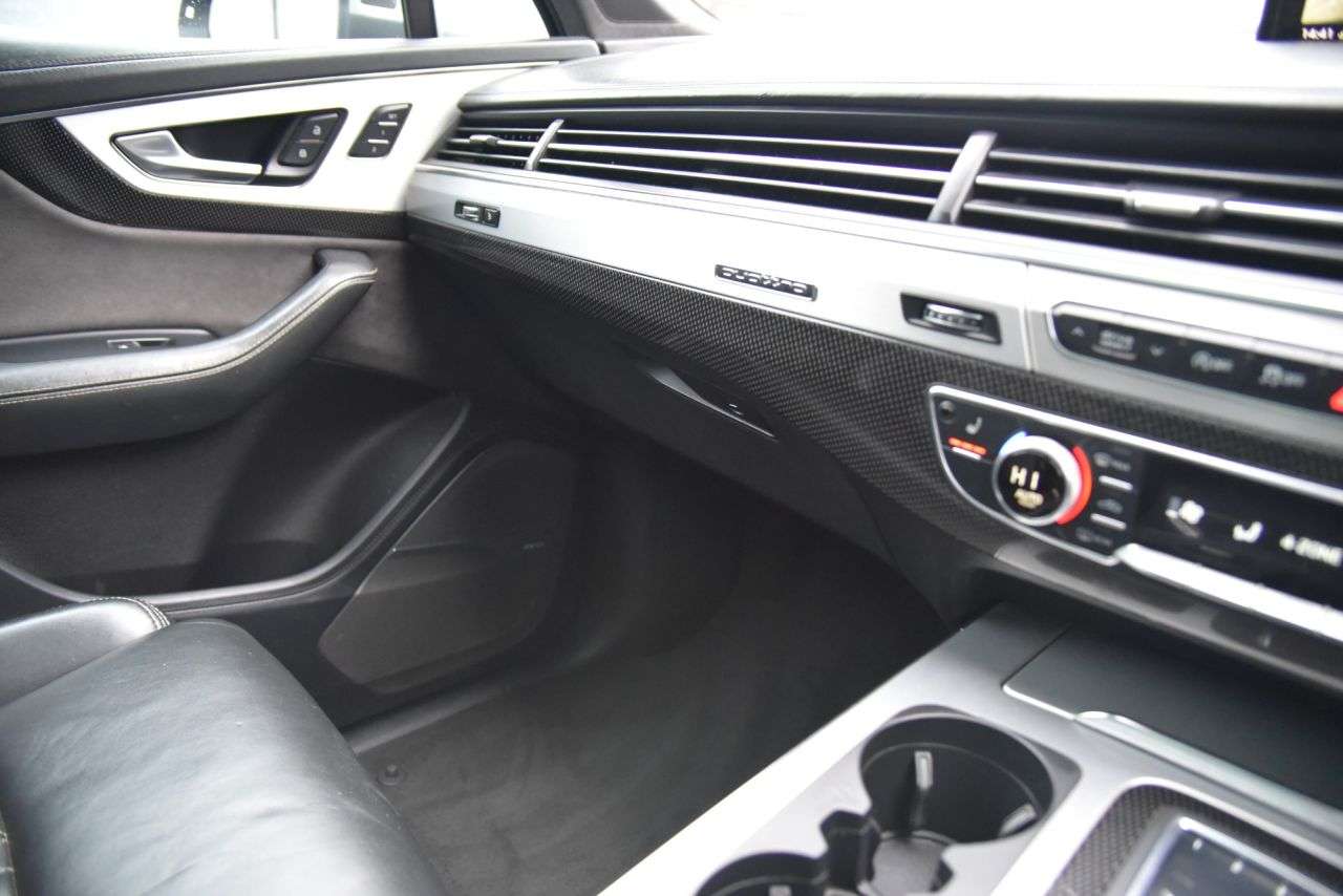 2018 AUDI SQ7 2018 AUDI SQ7