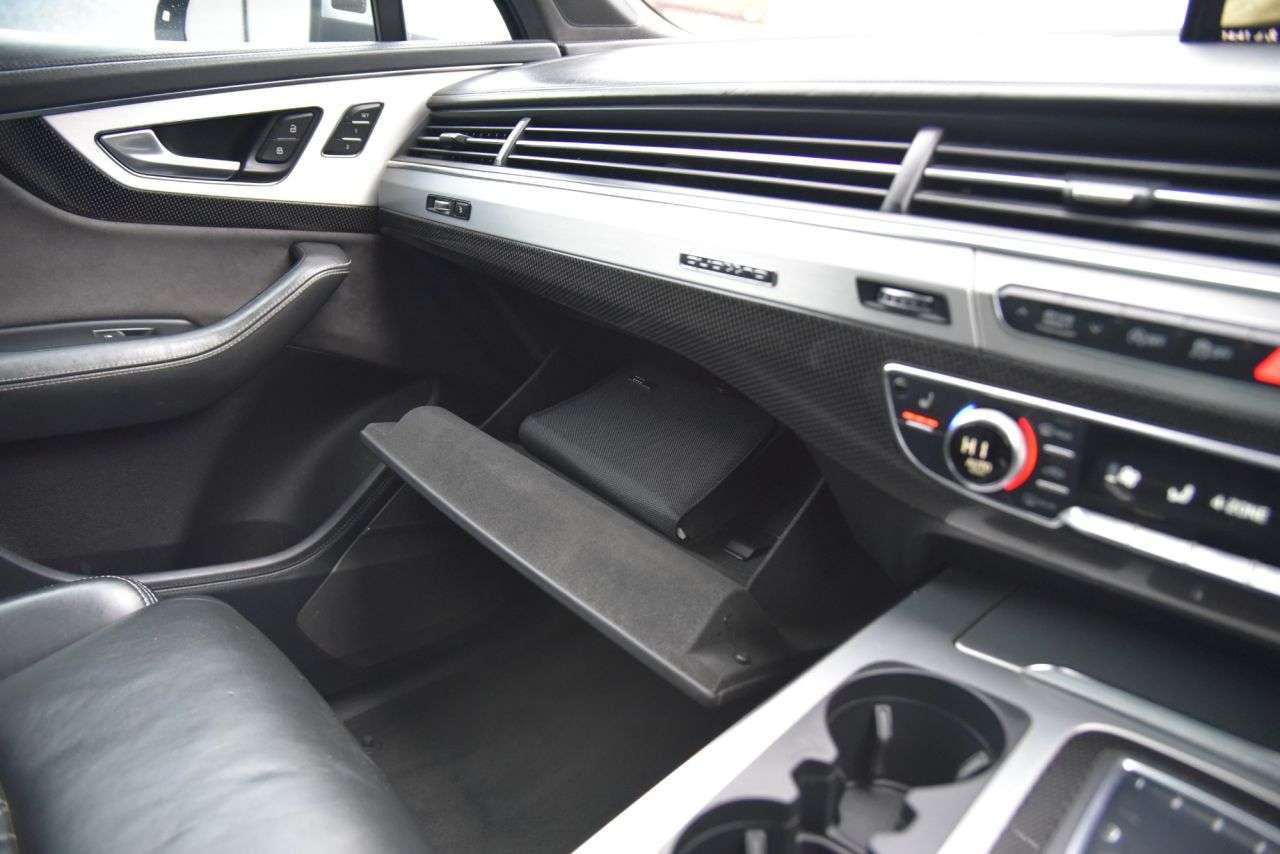 2018 AUDI SQ7 2018 AUDI SQ7