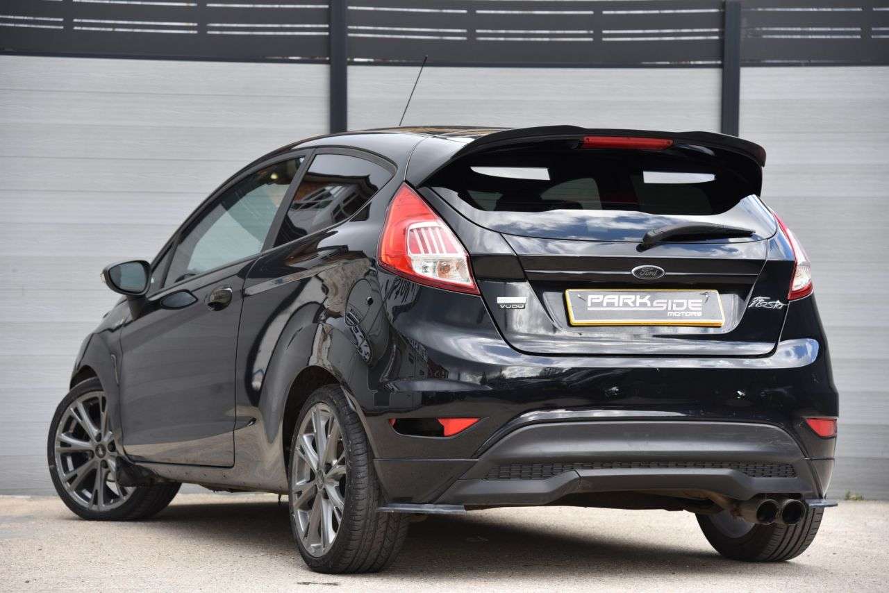 A 2017 FORD FIESTA 1.0T EcoBoost ST-Line Hatchback 3dr Petrol Manual Euro 6 (s/s) (125 ps) 2 F A 2017 FORD FIESTA 1.0T EcoBoost ST-Line Hatchback 3dr Petrol Manual Euro 6 (s/s) (125 ps) 2 F