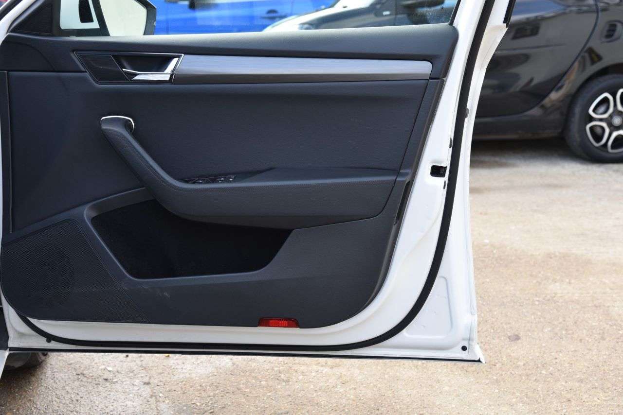 2020 SKODA SUPERB 2020 SKODA SUPERB