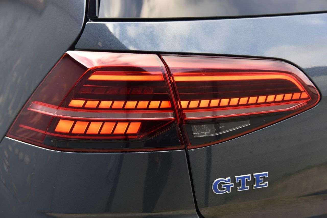 2017 VOLKSWAGEN GOLF 2017 VOLKSWAGEN GOLF