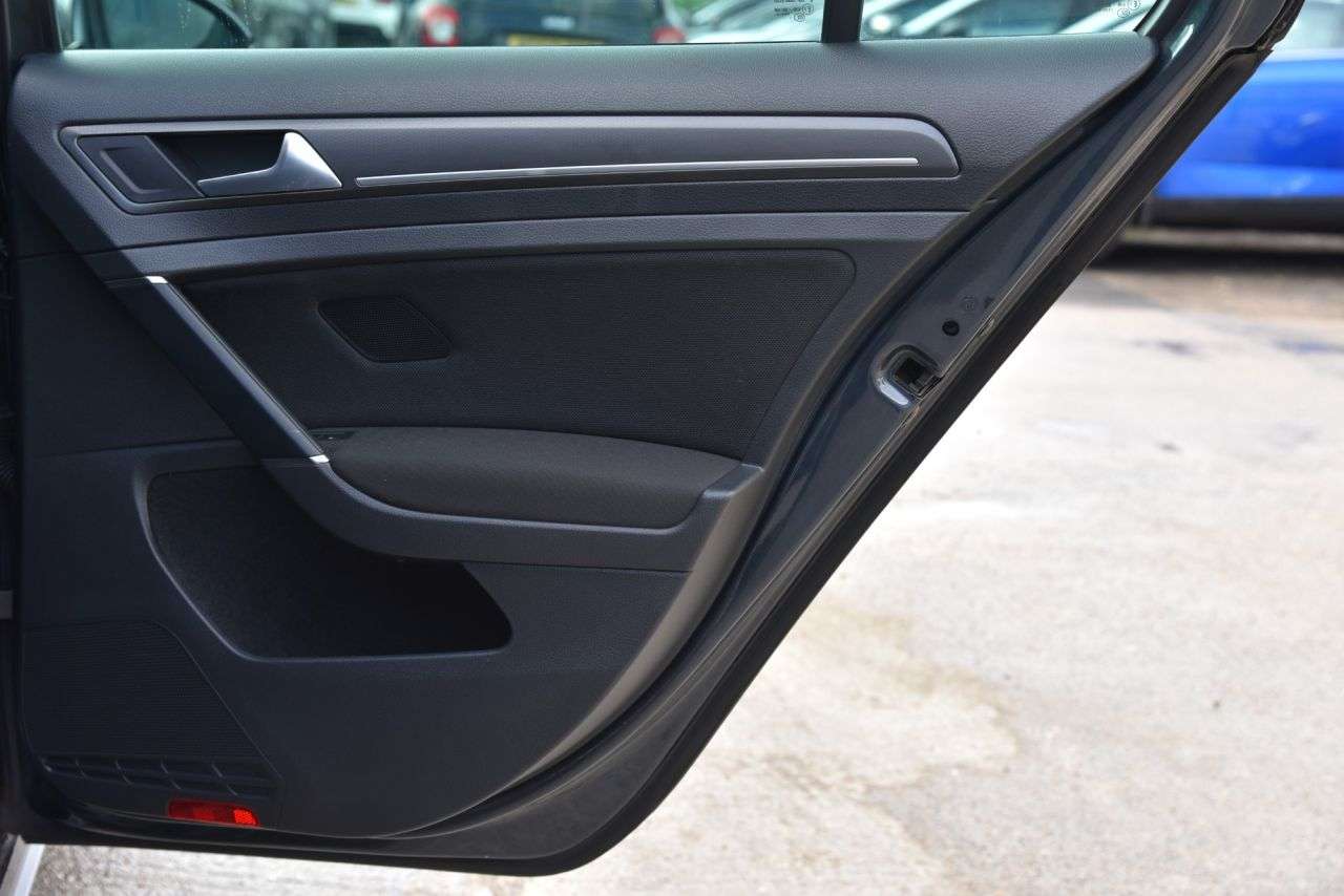 2017 VOLKSWAGEN GOLF 2017 VOLKSWAGEN GOLF