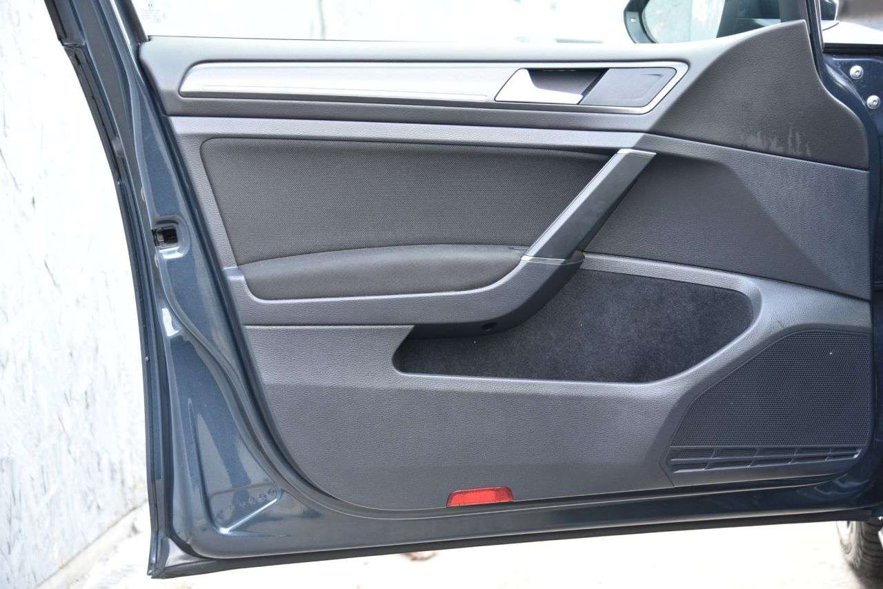 2017 VOLKSWAGEN GOLF 2017 VOLKSWAGEN GOLF