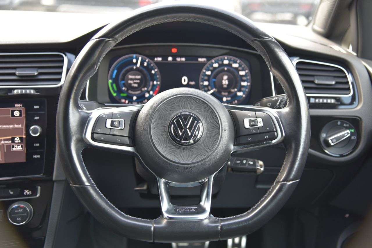 2017 VOLKSWAGEN GOLF 2017 VOLKSWAGEN GOLF