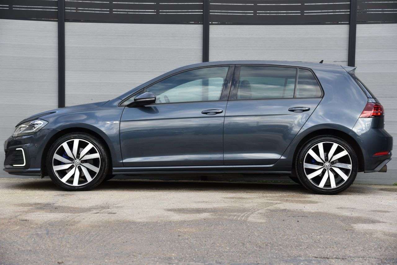 2017 VOLKSWAGEN GOLF 2017 VOLKSWAGEN GOLF