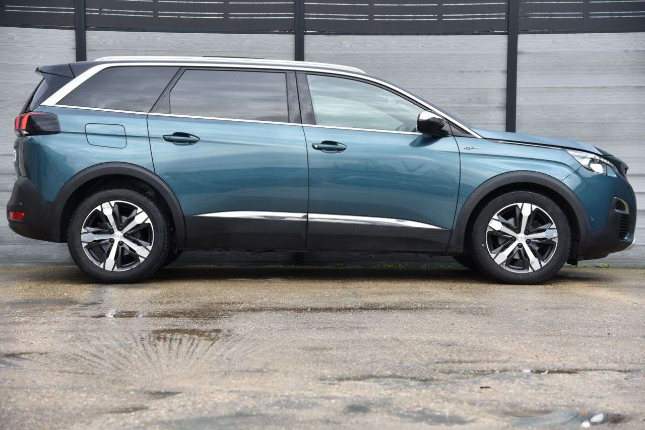2018 PEUGEOT 5008 2018 PEUGEOT 5008