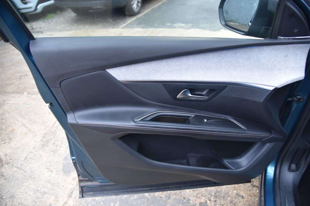 2018 PEUGEOT 5008 2018 PEUGEOT 5008