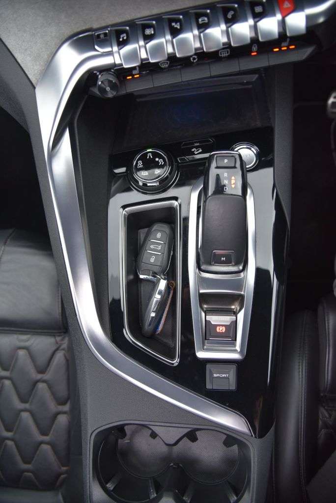 2018 PEUGEOT 5008 2018 PEUGEOT 5008