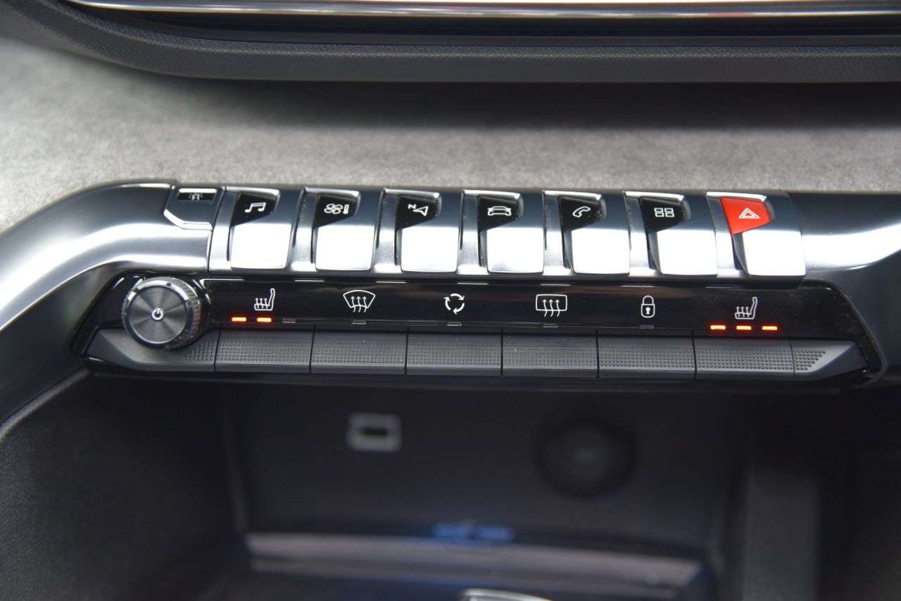 2018 PEUGEOT 5008 2018 PEUGEOT 5008